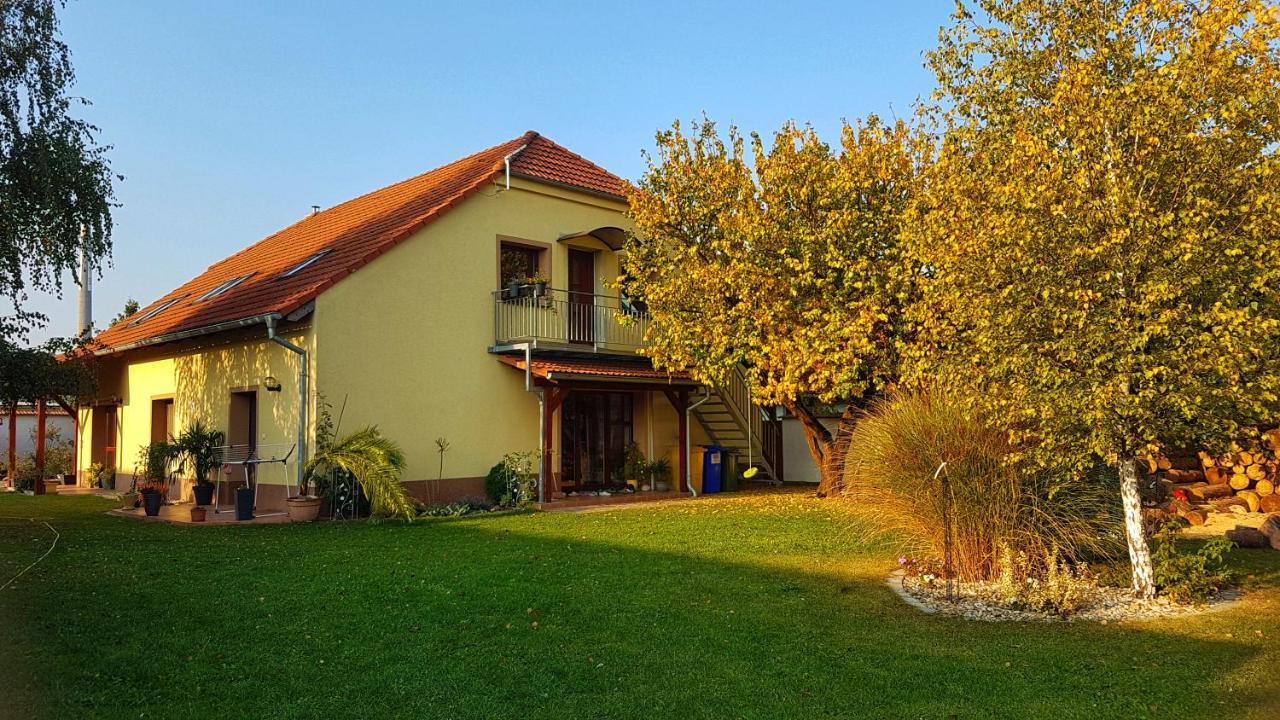 Ubytovani U Spacku Palava Novosedly  Экстерьер фото